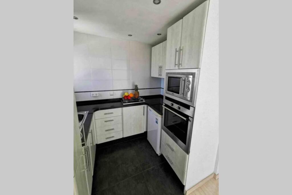 Comfy Sea View Apartment With Parking 칼페 외부 사진
